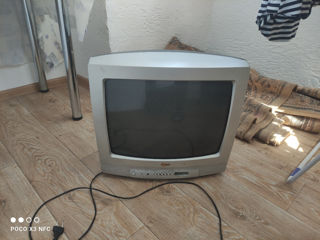 Vand televizor in stare buna cu telecomanda 200lei foto 0