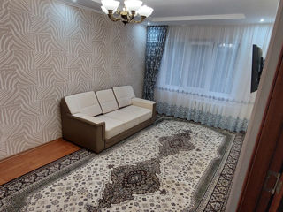 Apartament cu 2 camere, 62 m², Botanica, Chișinău foto 2