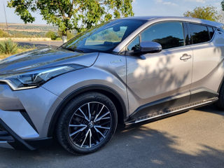 Toyota C-HR foto 1