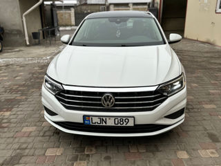 Volkswagen Jetta foto 1