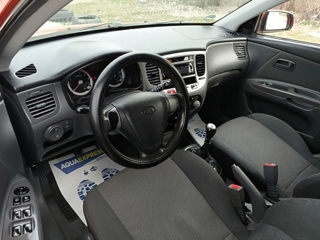 KIA Rio foto 8