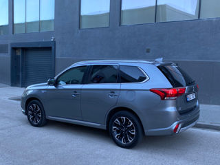 Mitsubishi Outlander foto 3