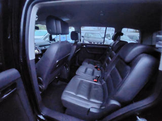 Volkswagen Touran foto 2