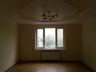 Apartament cu 3 odai in Nisporeni foto 4