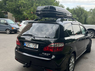 Toyota Avensis Verso foto 4