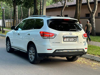 Nissan Pathfinder foto 4