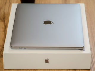 Macbook Pro 15 2019/ Core I7 9750H/ 16Gb Ram/ Radeon Pro 555X/ 500Gb SSD/ 15.4" Retina/ 313Cycles!! foto 16