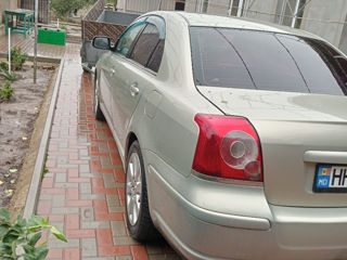 Toyota Avensis foto 3