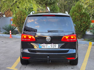 Volkswagen Touran foto 4