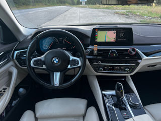 BMW 5 Series foto 10