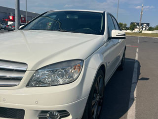 Mercedes C-Class foto 1