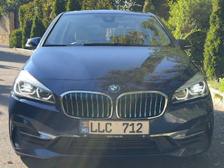 BMW 2 Series Active Tourer foto 2