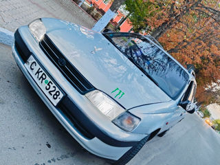 Toyota Carina foto 3