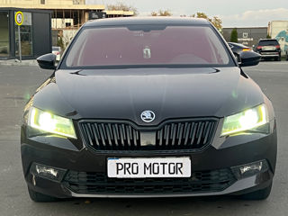 Skoda Superb foto 3