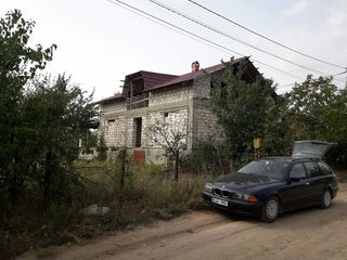 Urgent se vinde casa satul Razeni foto 5