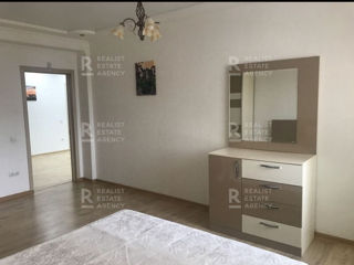 Apartament cu 2 camere, 75 m², Centru, Chișinău foto 2