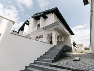 Duplex în 3 nivele, 180 mp + teren 3 ari, versiune albă, Stăuceni 138000 € foto 1