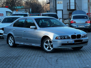 BMW 5 Series foto 4