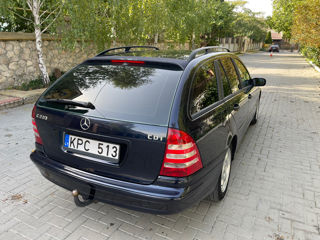 Mercedes C-Class foto 3