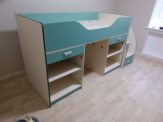 Продам модульный детский диван с встроенным столом и полочной системой foto 5