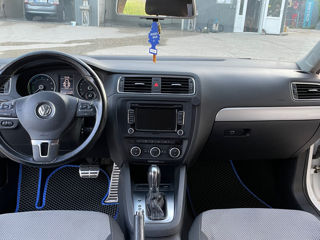 Volkswagen Jetta foto 5