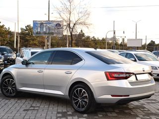 Skoda Superb foto 4