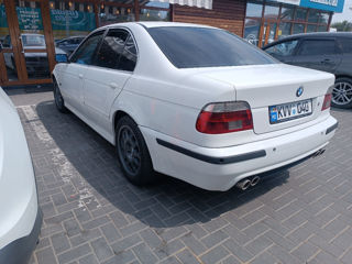 BMW 5 Series foto 2