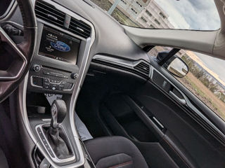 Ford Fusion foto 10