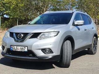 Nissan X-Trail foto 2