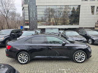 Skoda Superb foto 6