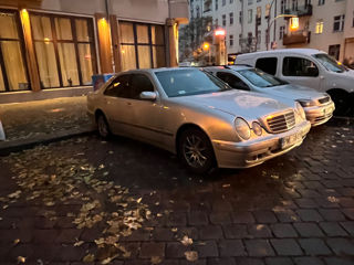 Mercedes E-Class foto 8