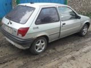 Ford Fiesta foto 1