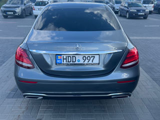 Mercedes E-Class foto 2