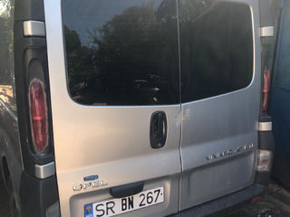 Opel Vivaro foto 2