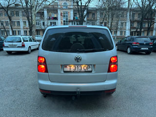 Volkswagen Touran foto 6