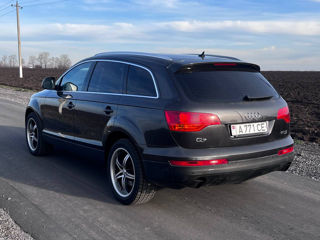 Audi Q7 foto 6