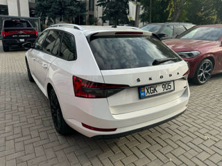 Skoda Superb foto 2