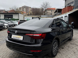 Volkswagen Jetta foto 4