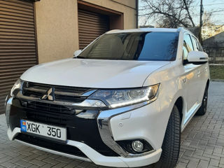 Mitsubishi Outlander foto 2