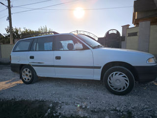 Opel Astra foto 1