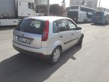 Ford Fiesta foto 1