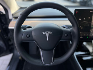 Tesla Model 3 foto 9