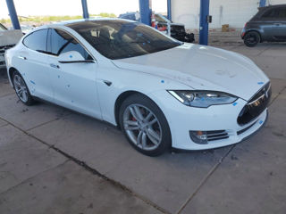 Tesla Model S foto 2