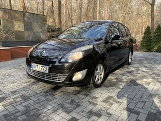 Renault Grand Scenic foto 2