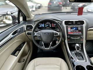 Ford Fusion foto 13