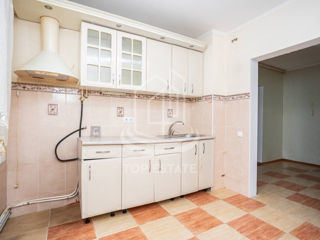 Apartament cu 2 camere, 55 m², Buiucani, Chișinău foto 2
