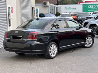 Toyota Avensis foto 3