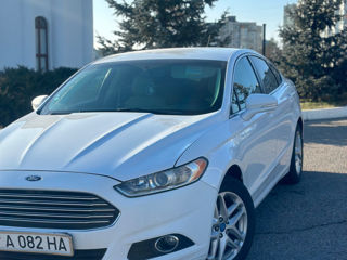 Ford Fusion foto 2