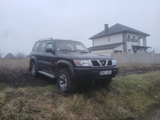 Nissan Patrol foto 2