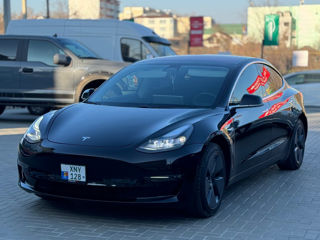 Tesla Model 3 foto 2